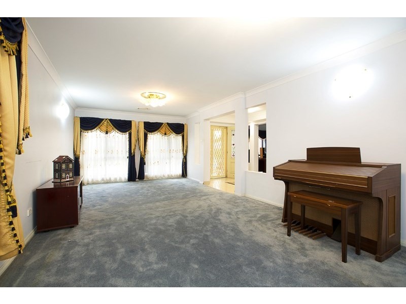 71 Ridgetop Drive, Glenmore Park NSW 2745