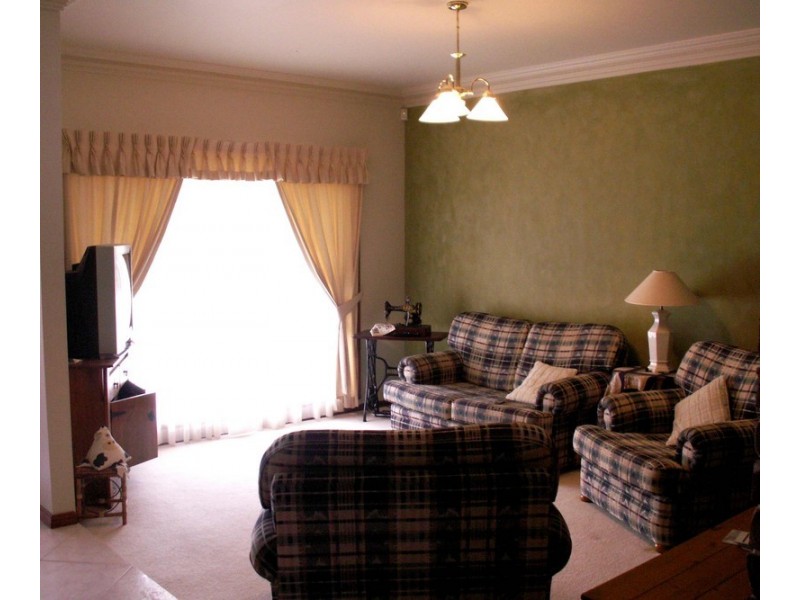 12 Marigold Close, Glenmore Park NSW 2745