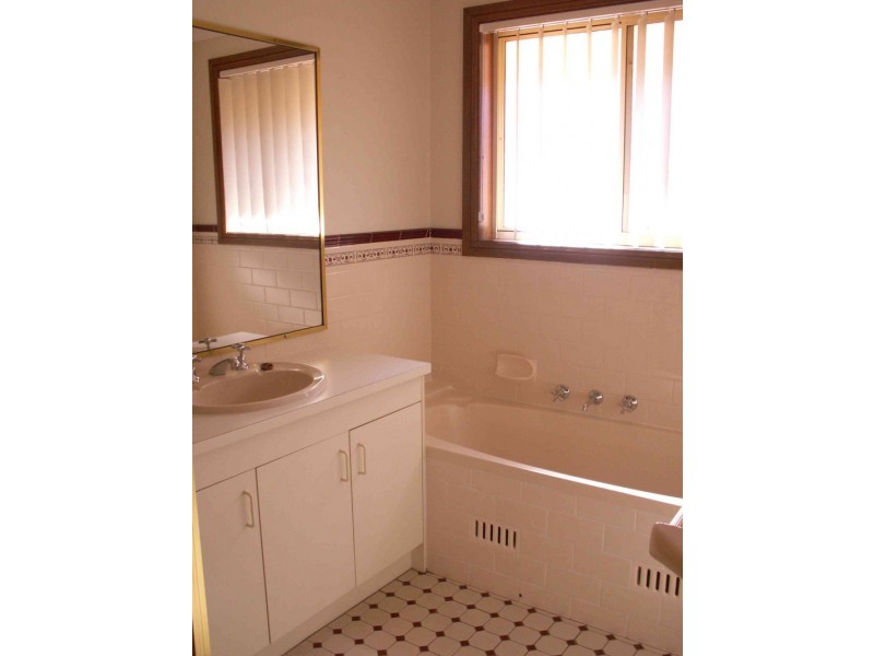 2 Veronica Place, Glenmore Park NSW 2745