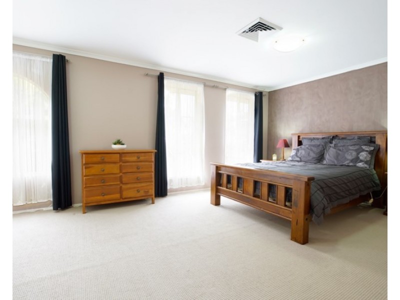 3 Tallowood Place, Cranebrook NSW 2749