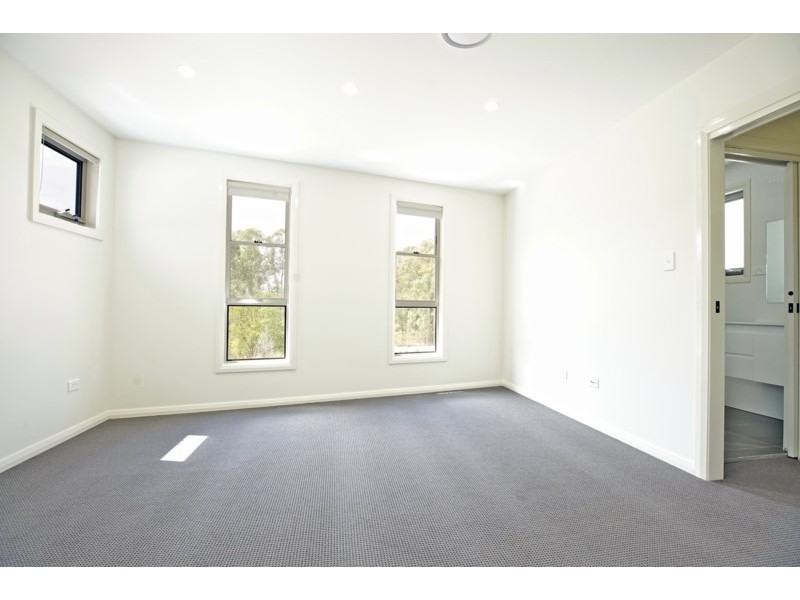 49 Deerubbin Drive, Glenmore Park NSW 2745