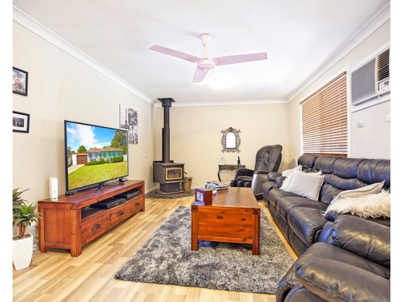 15 Lincoln Drive, Cambridge Park NSW 2747
