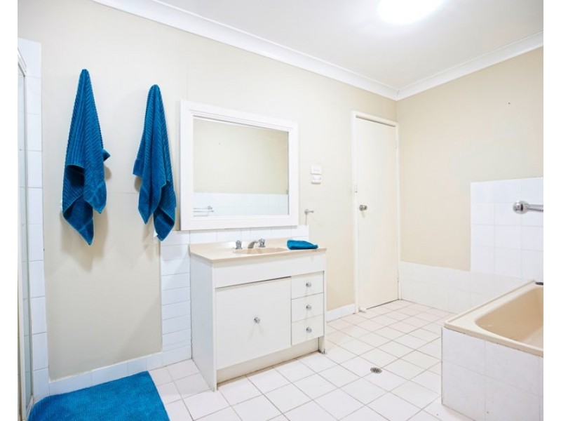 15 Lincoln Drive, Cambridge Park NSW 2747