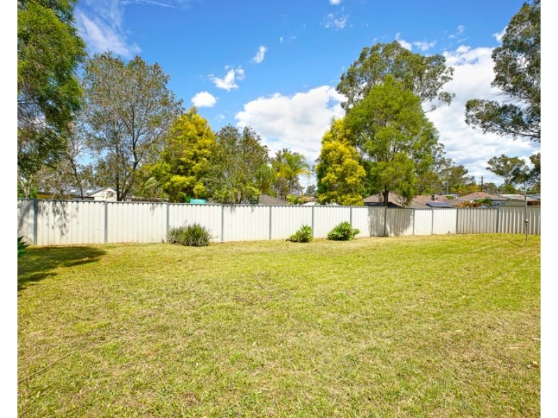 15 Lincoln Drive, Cambridge Park NSW 2747