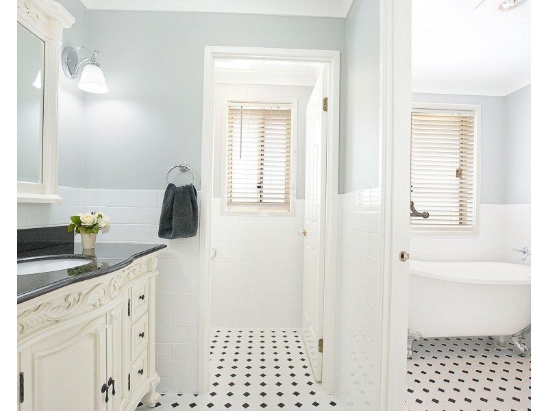 20 Harriett Close, Glenmore Park NSW 2745