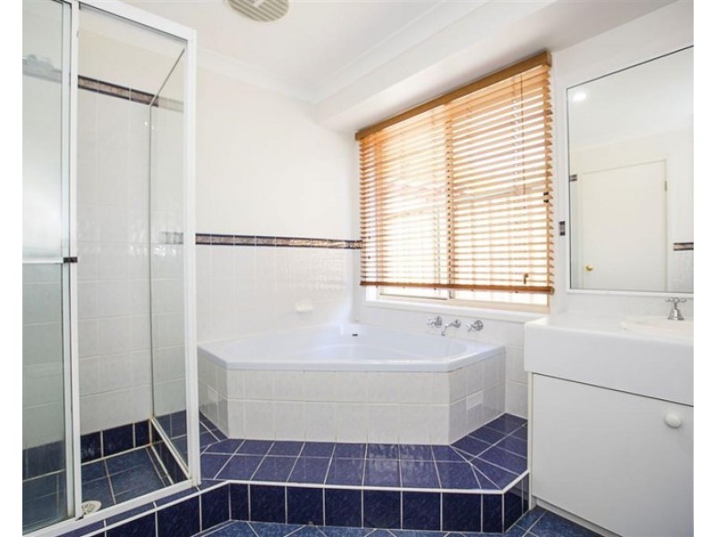 38 The Lakes Drive, Glenmore Park NSW 2745