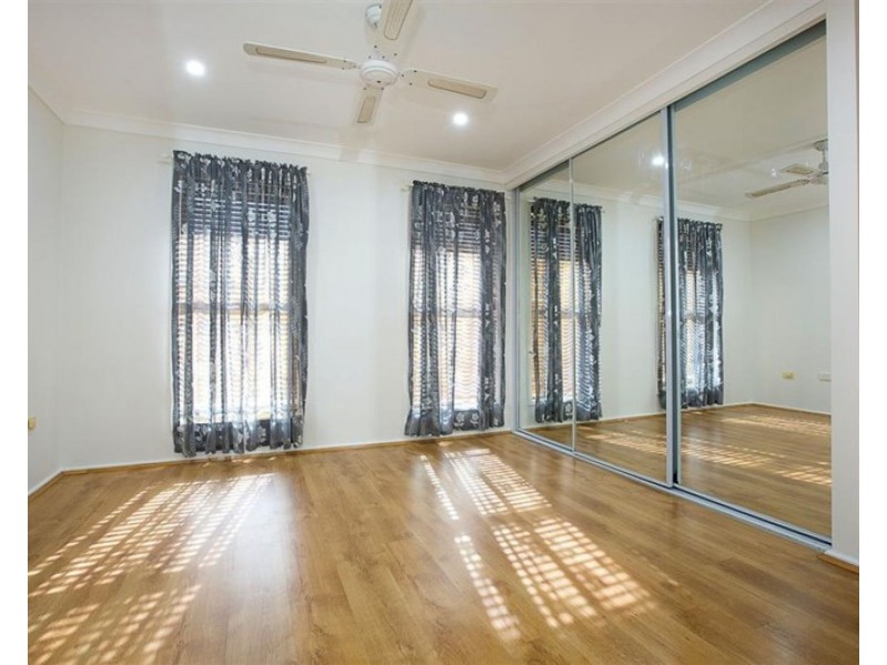 38 The Lakes Drive, Glenmore Park NSW 2745
