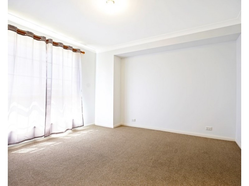 16 Waringa Crescent, Glenmore Park NSW 2745