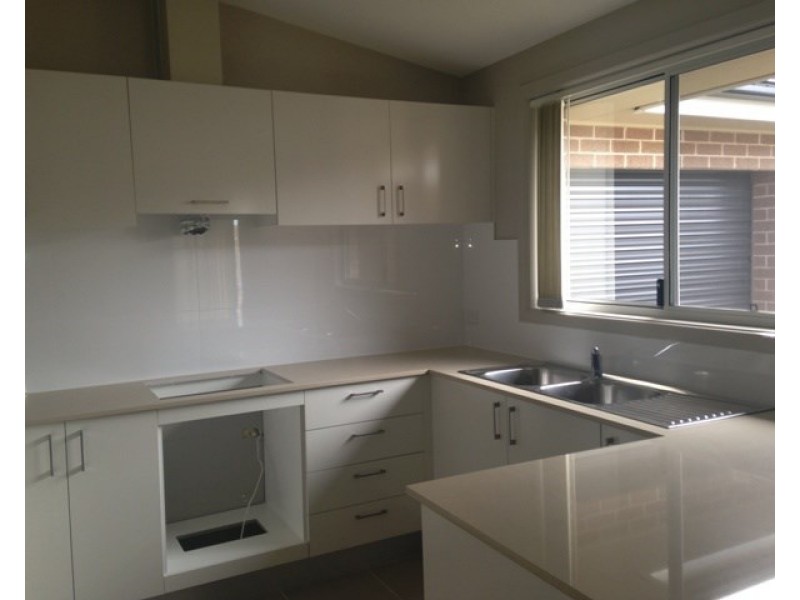 20 Ewan James Drive, Glenmore Park NSW 2745