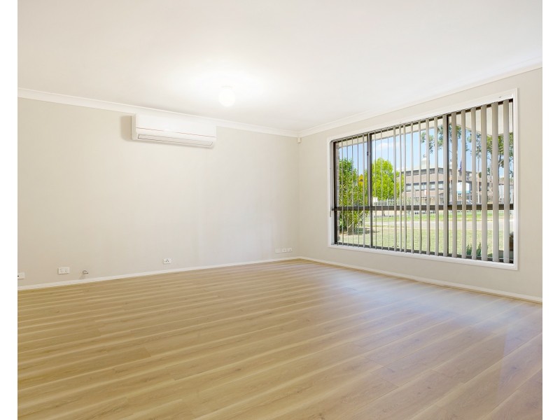 101 The Lakes Drive, Glenmore Park NSW 2745