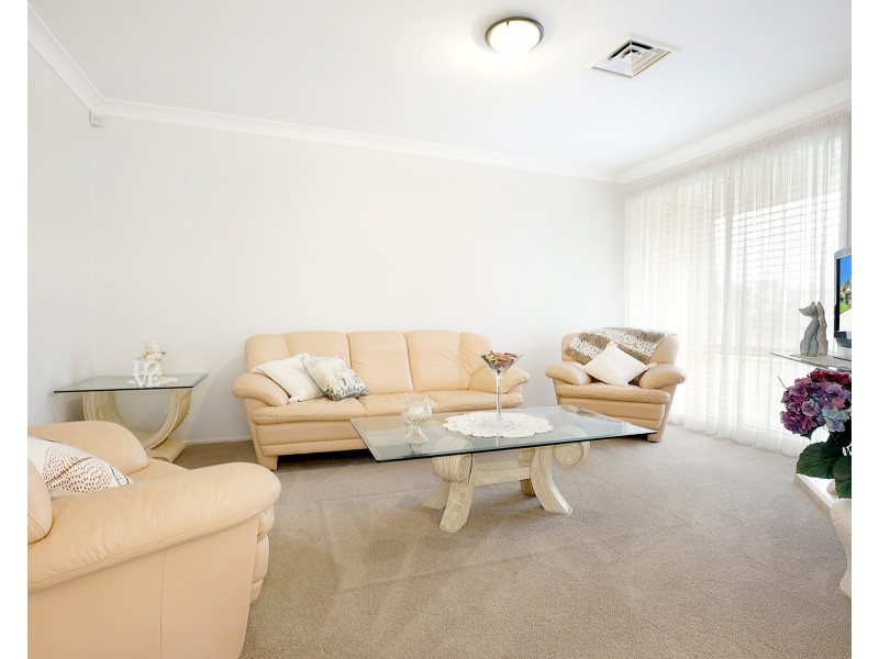 22 Knox Street, Glenmore Park NSW 2745