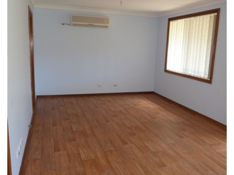 18 Fitzgerald Place, Glenmore Park NSW 2745