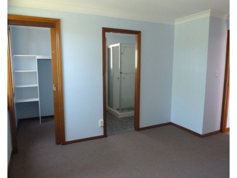 18 Fitzgerald Place, Glenmore Park NSW 2745