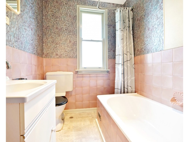 33 Idriess Crescent, Blackett NSW 2770