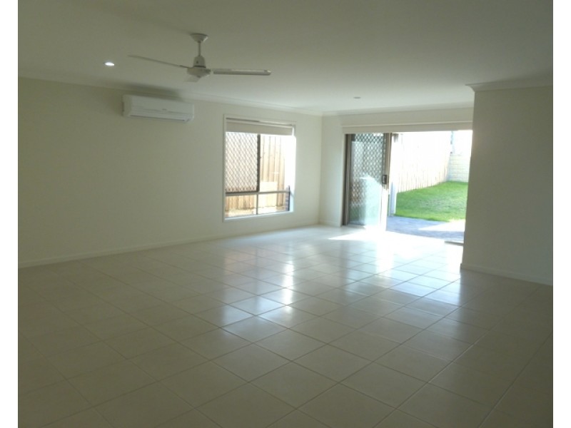 11 Glenmore Ridge Drive, Glenmore Park NSW 2745