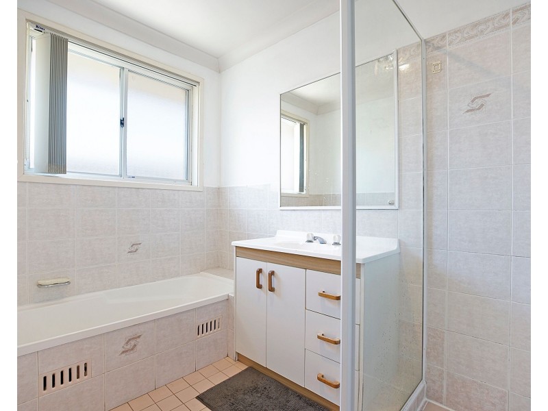 24 Oriole Street, Glenmore Park NSW 2745