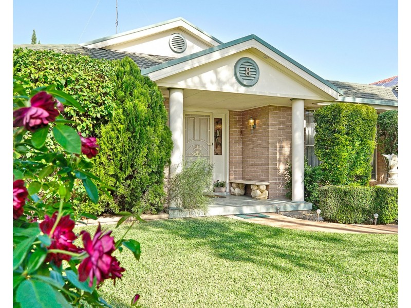 8 Kingsfield Avenue, Glenmore Park NSW 2745