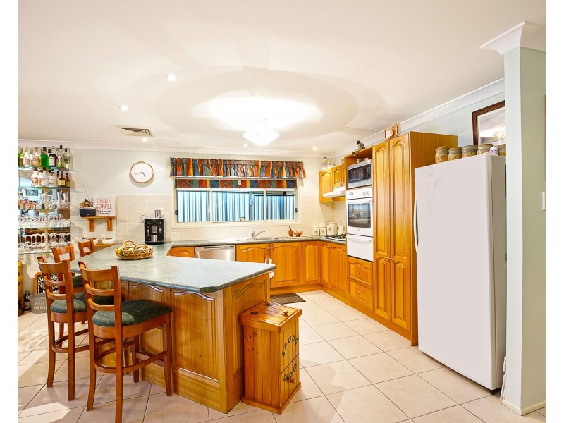 8 Kingsfield Avenue, Glenmore Park NSW 2745