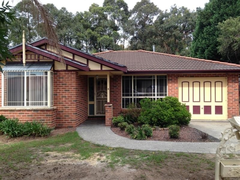 8 Pardalote Place, Glenmore Park NSW 2745