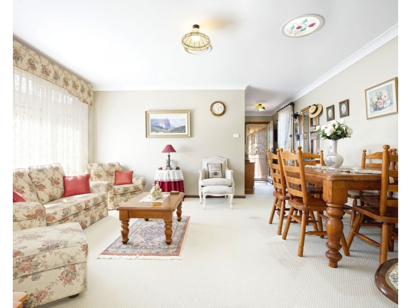 2/8 Lavender Close, Glenmore Park NSW 2745