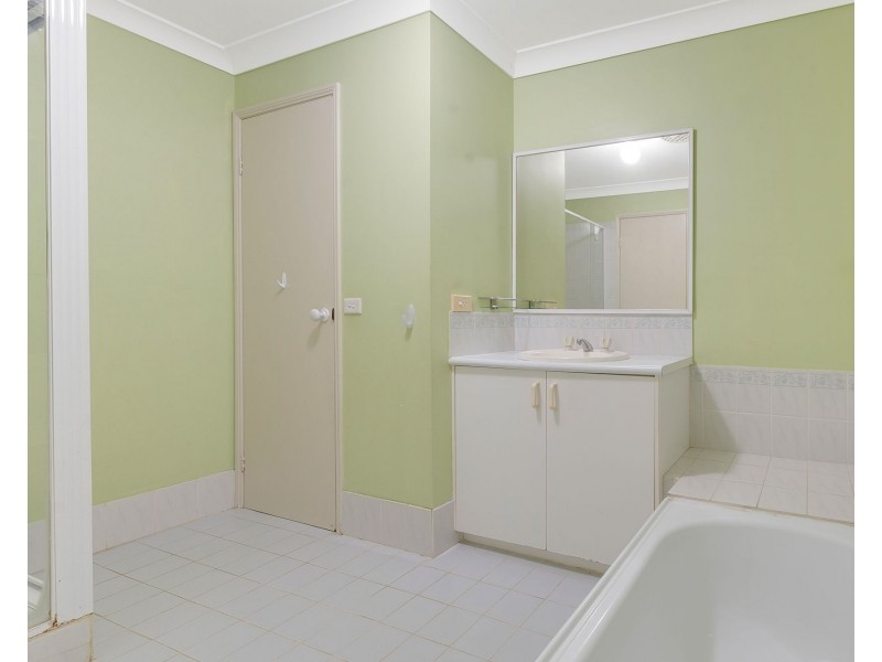10 Ferntree Close, Glenmore Park NSW 2745
