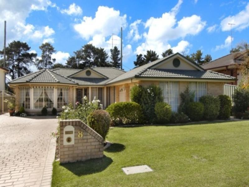 8 Huntingdale Drive, Glenmore Park NSW 2745