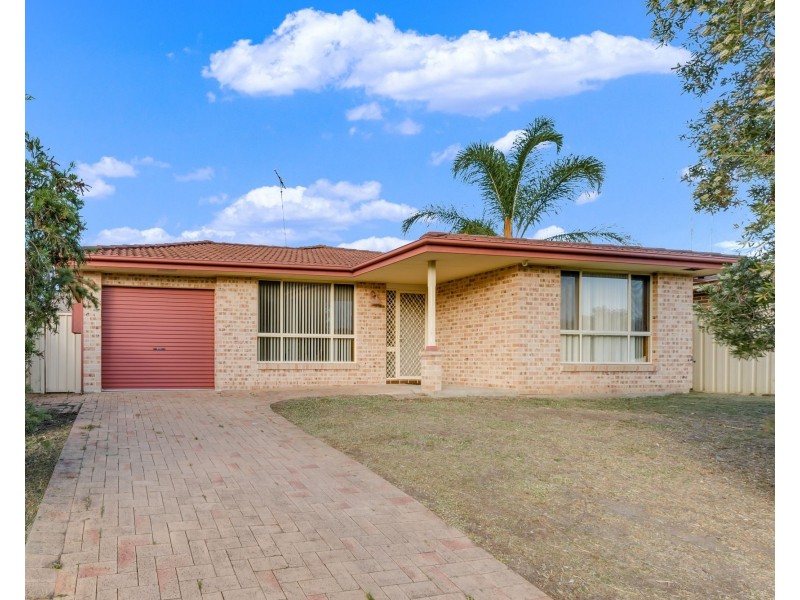 17 Kiber Drive, Glenmore Park NSW 2745