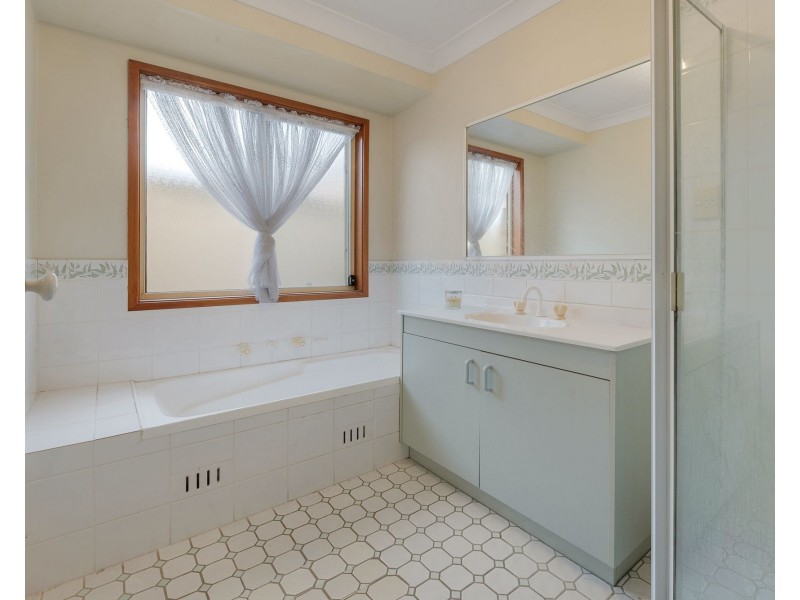 17 Kiber Drive, Glenmore Park NSW 2745