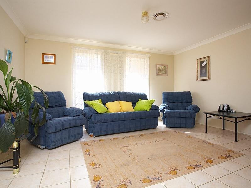 17 Dara Crescent, Glenmore Park NSW 2745