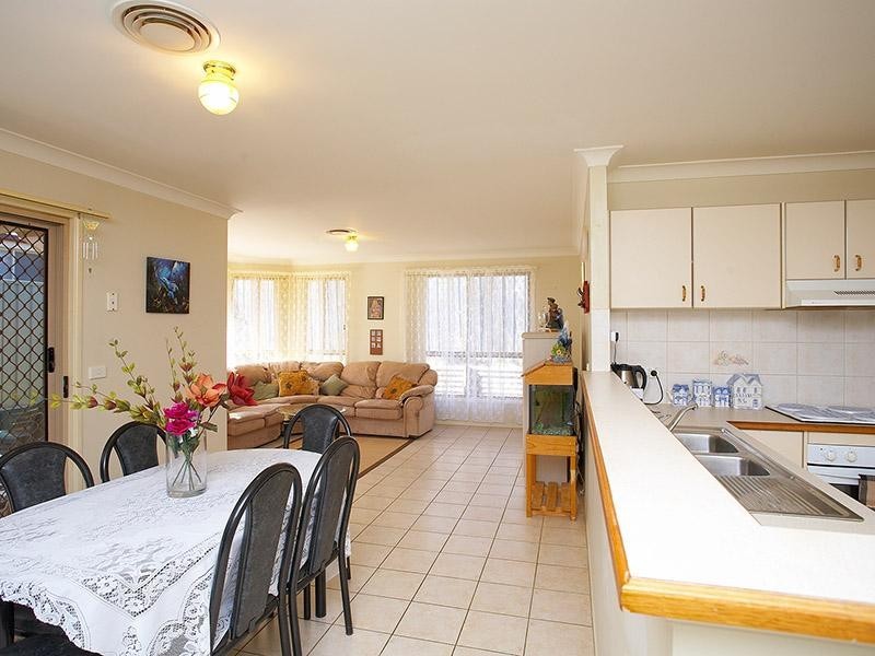 17 Dara Crescent, Glenmore Park NSW 2745