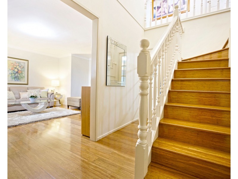 9 Samuel Place, St Clair NSW 2759