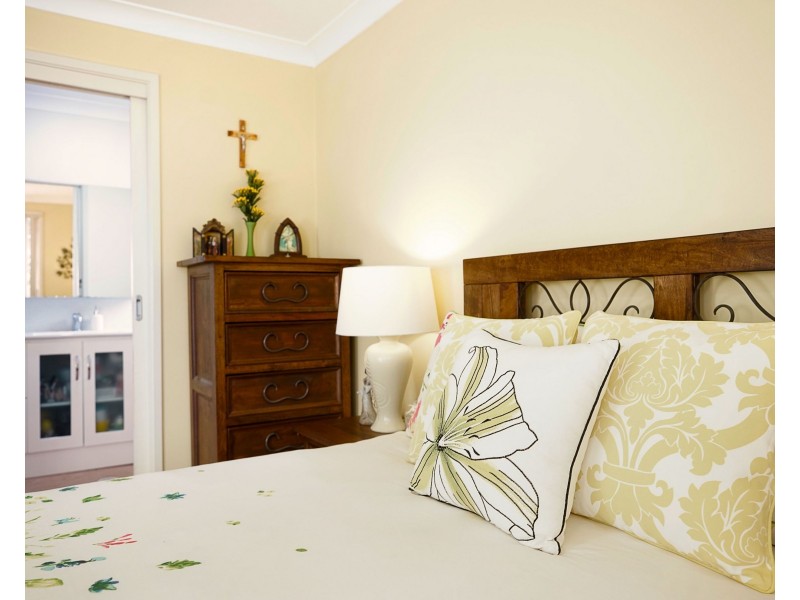 9 Samuel Place, St Clair NSW 2759