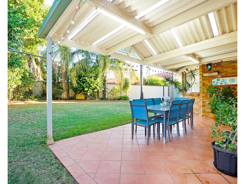 9 Samuel Place, St Clair NSW 2759