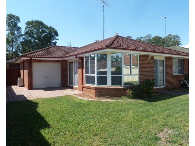 12 Gunara Terrace, Glenmore Park NSW 2745