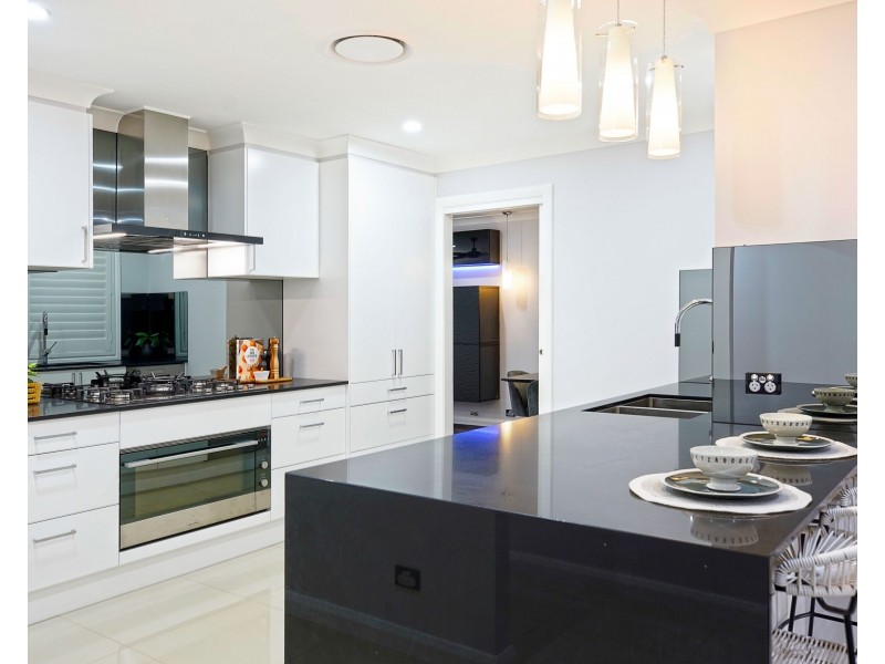 6 Gleneagles Way, Glenmore Park NSW 2745