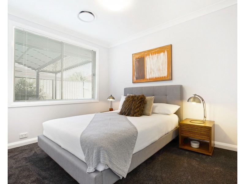 6 Gleneagles Way, Glenmore Park NSW 2745