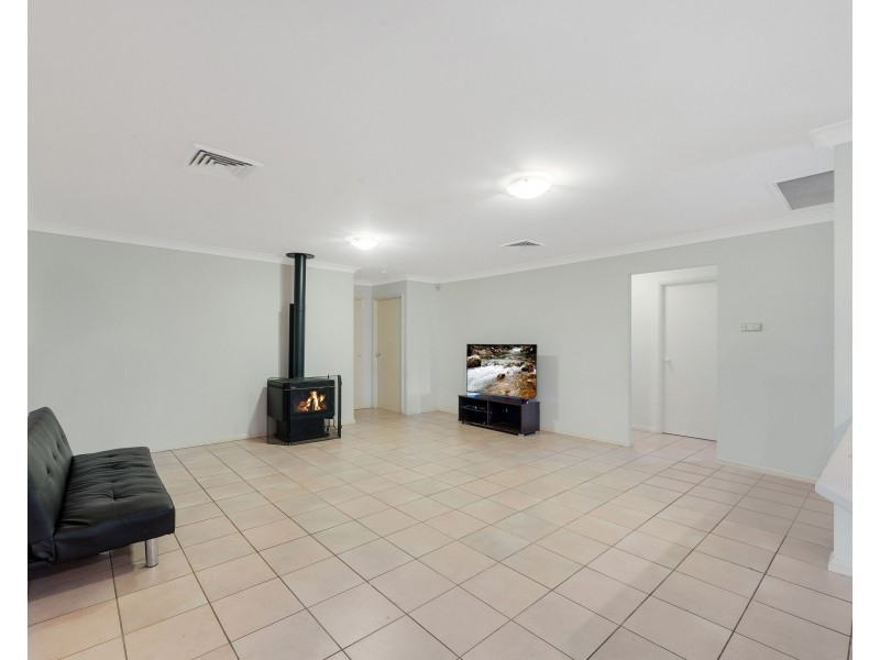 5 Iris Court, Glenmore Park NSW 2745