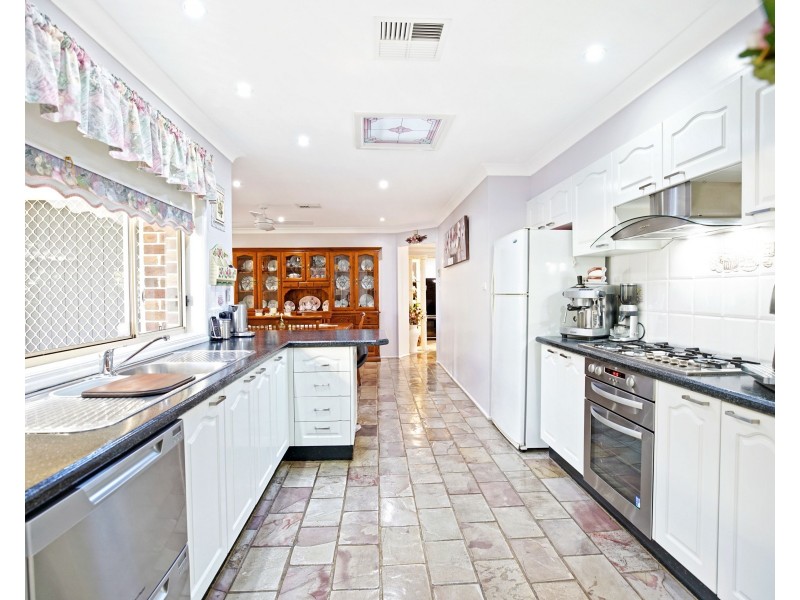 1 Binnit Place, Glenmore Park NSW 2745