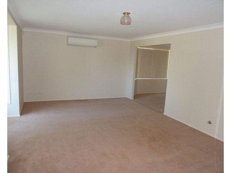 21 The Lakes Drive, Glenmore Park NSW 2745
