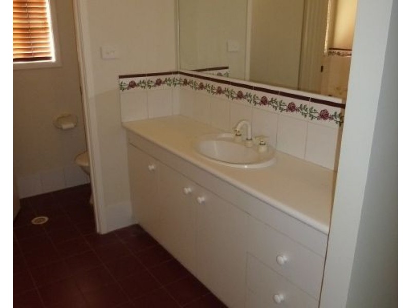 21 The Lakes Drive, Glenmore Park NSW 2745