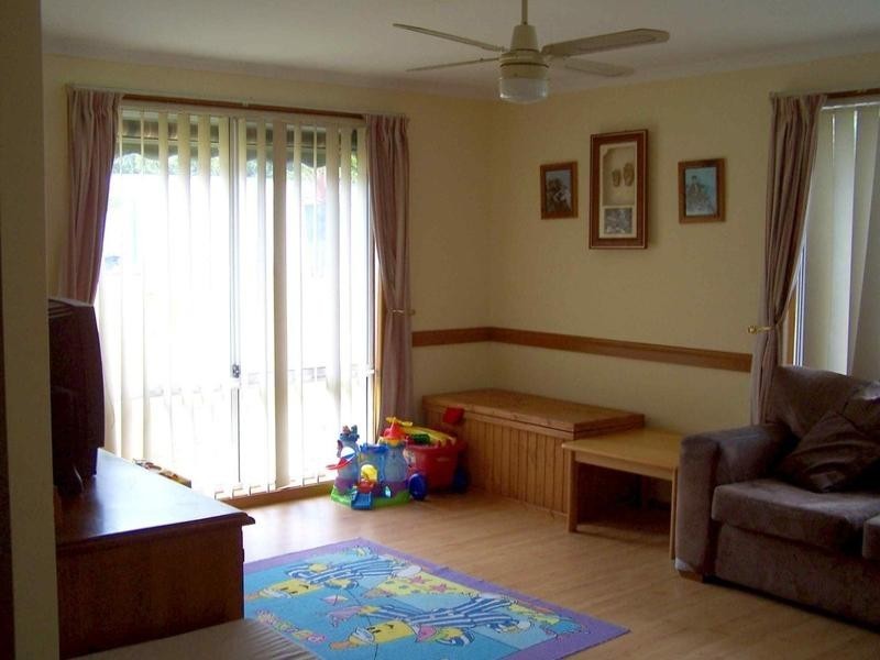 8 Allison Drive, Glenmore Park NSW 2745