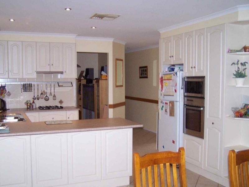 8 Allison Drive, Glenmore Park NSW 2745