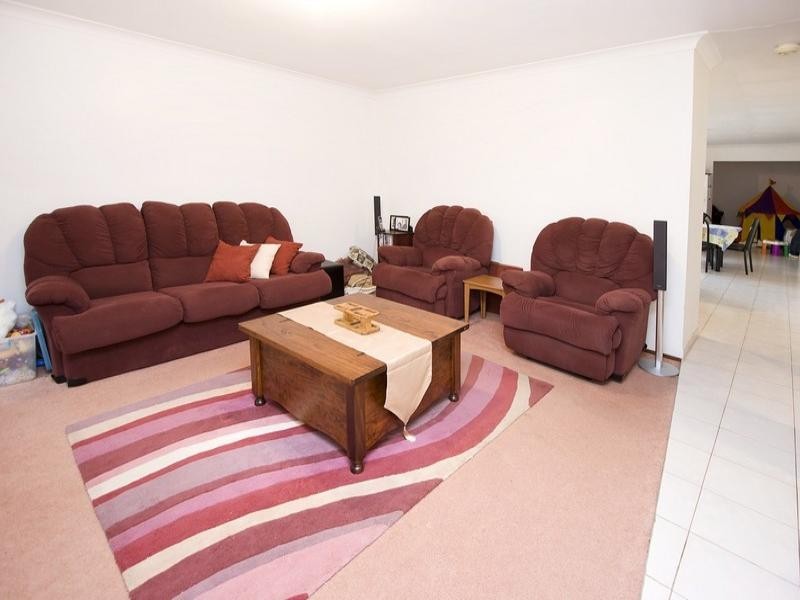 37 Floribunda Avenue, Glenmore Park NSW 2745