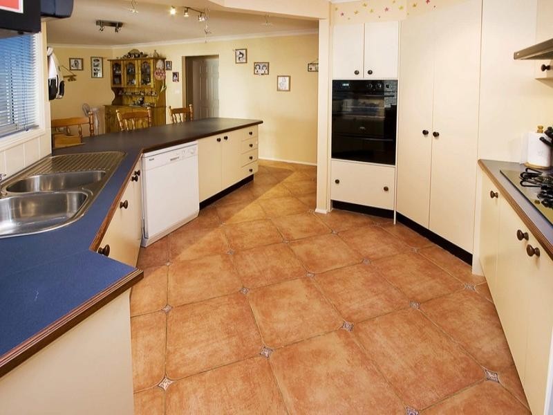 11 Winna Place, Glenmore Park NSW 2745