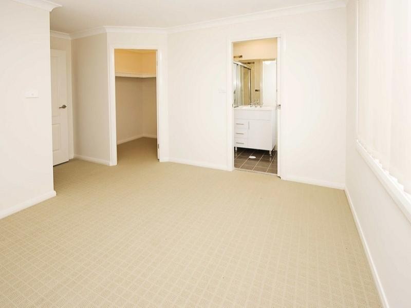 17b Tarrabundi Drive, Glenmore Park NSW 2745