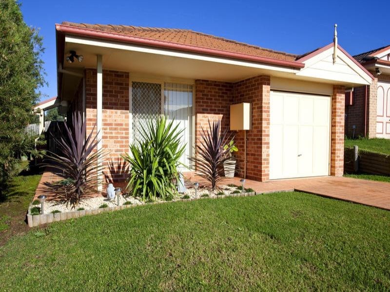 10 Pardalote Place, Glenmore Park NSW 2745