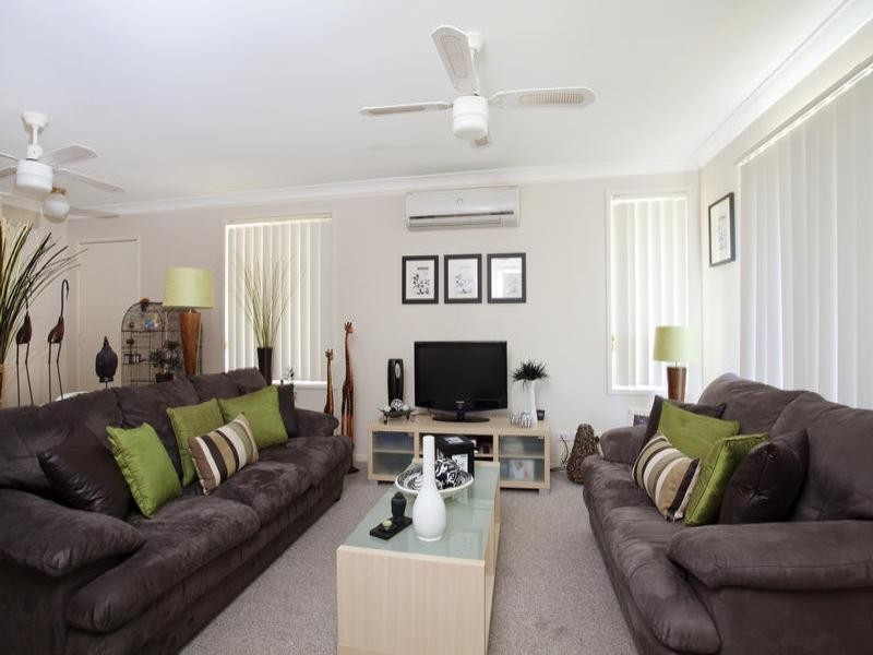 10 Pardalote Place, Glenmore Park NSW 2745