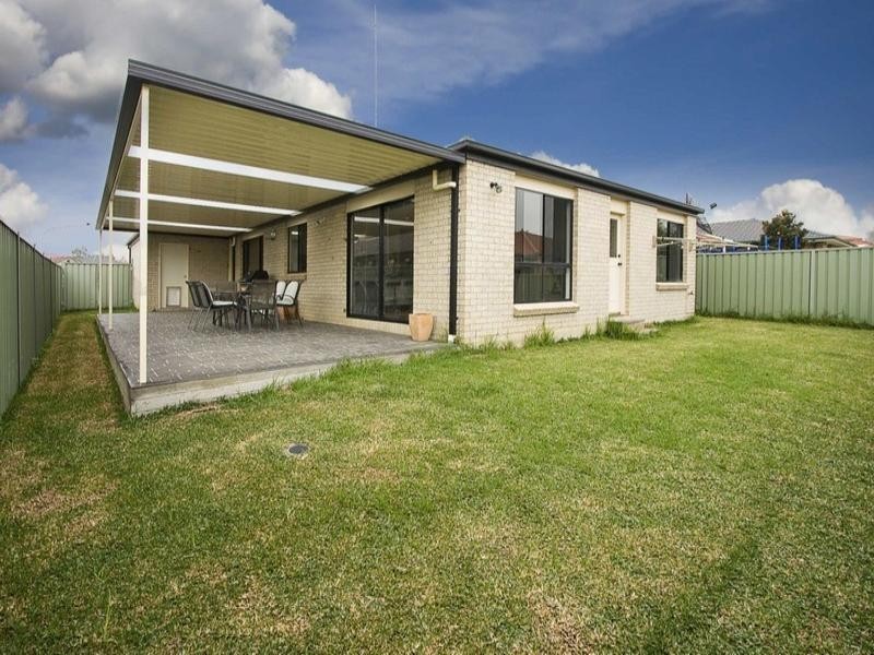 16 Winna Place, Glenmore Park NSW 2745