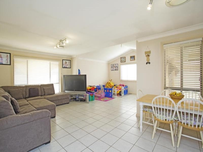 31 Waterford Way, Glenmore Park NSW 2745