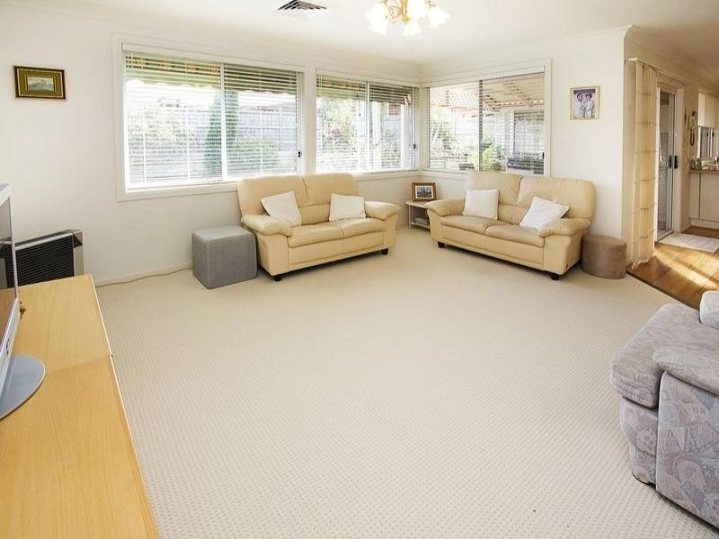 10 Yunga Road, Glenmore Park NSW 2745